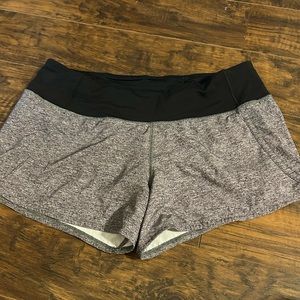 LULULEMON Speed up shorts Sz 8 EUC, 3"